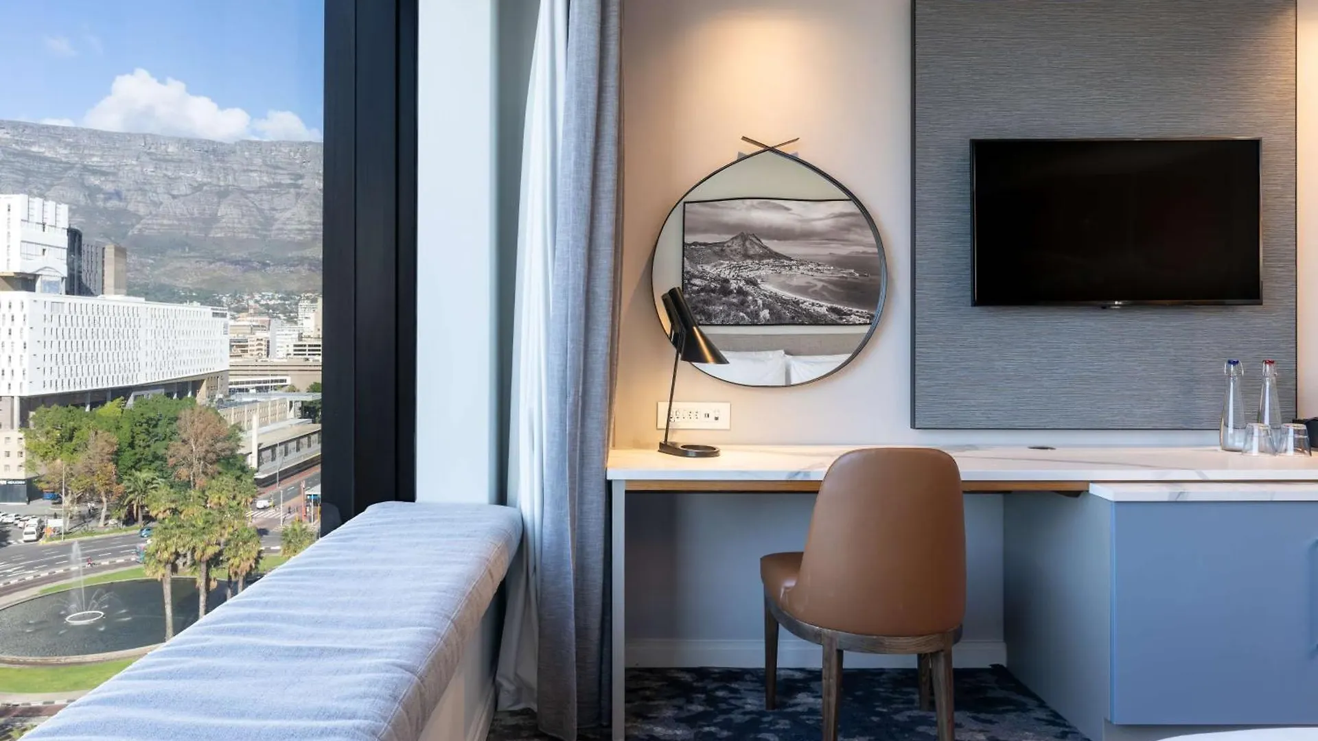Radisson Hotel Cape Town Foreshore 4*,